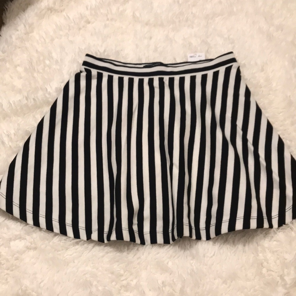 Forever 21 Skater stripped skirt